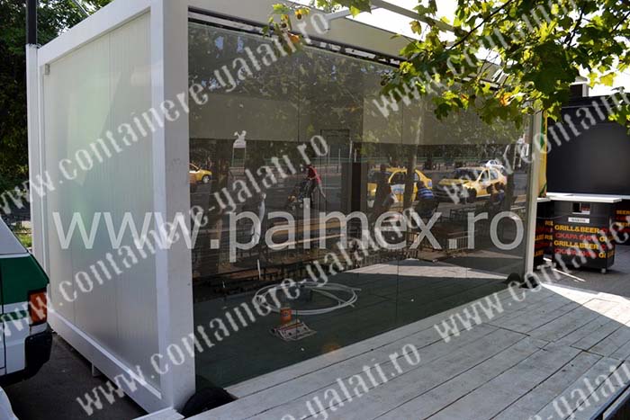 container perte geam Caras-Severin